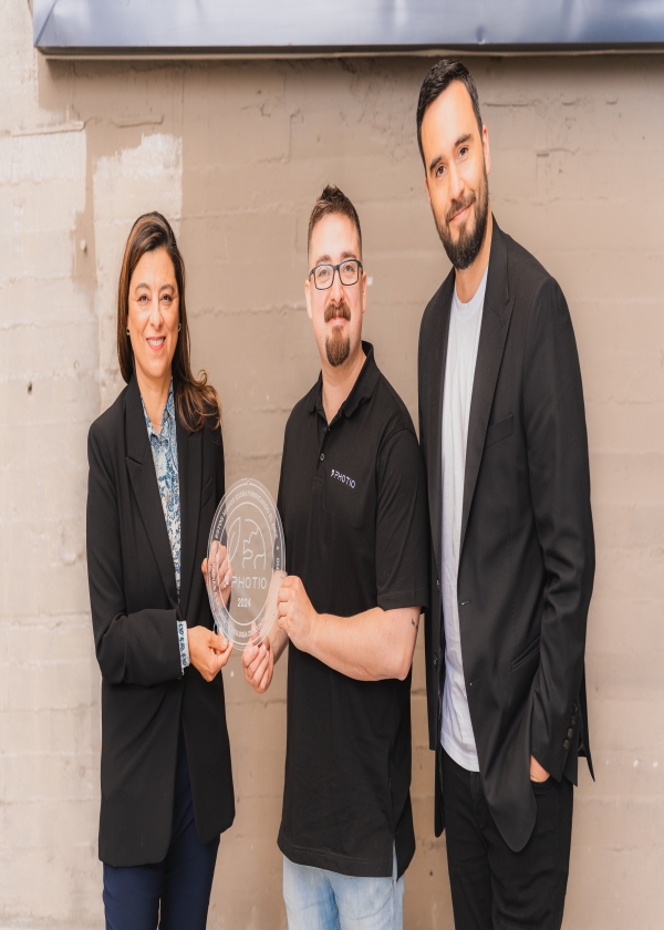 Directora de sostenibilidad junto al CEO de Photio
